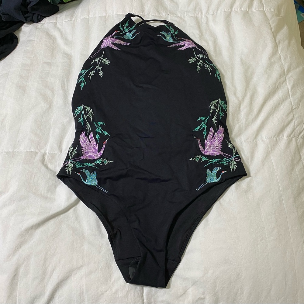 Embroidered crane low back black one piece swimsuit 🩱